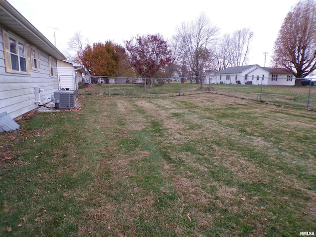 view of yard featuring central AC unit