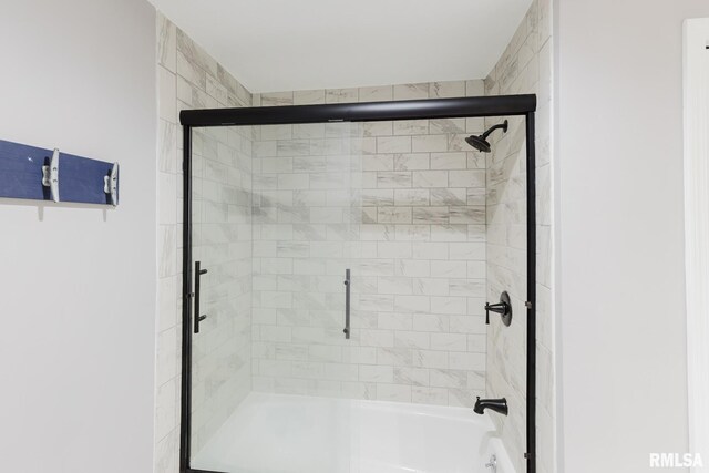 12225 Pebble Point Rd, Marion, IL 62959 - full bathroom featuring shower / bath combination with glass door