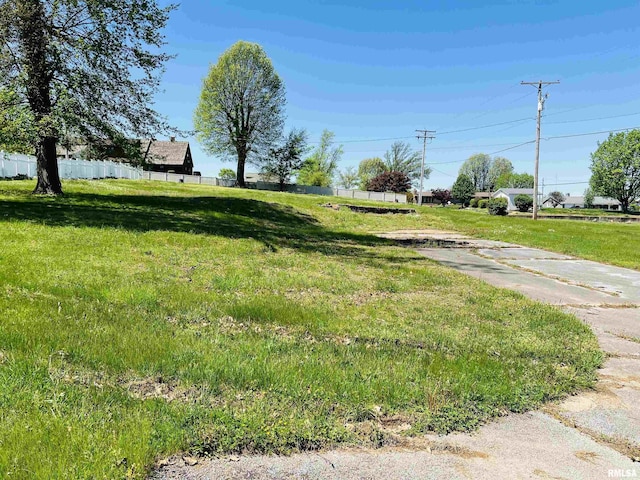 301 Country Club Ln, Harrisburg IL, 62946 land for sale