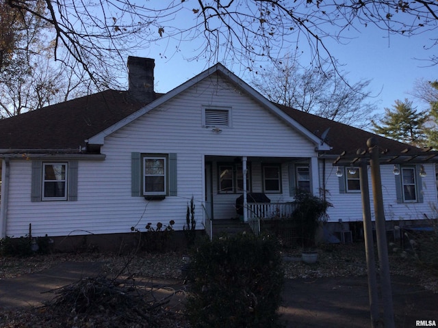 view of front of house with a porch