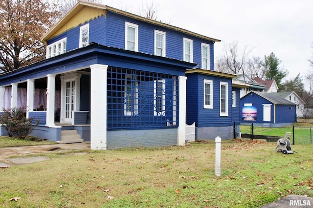 view of front facade with a front lawn