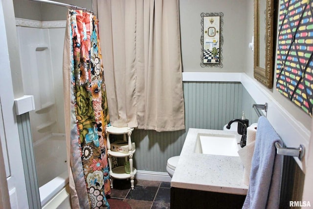 full bathroom featuring vanity, toilet, and shower / bath combo