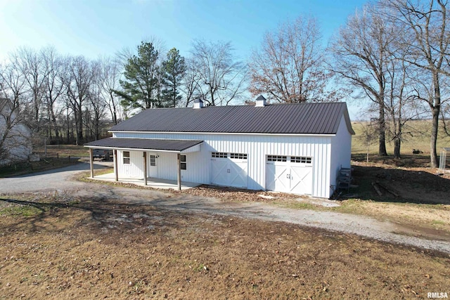 garage featuring covered porch