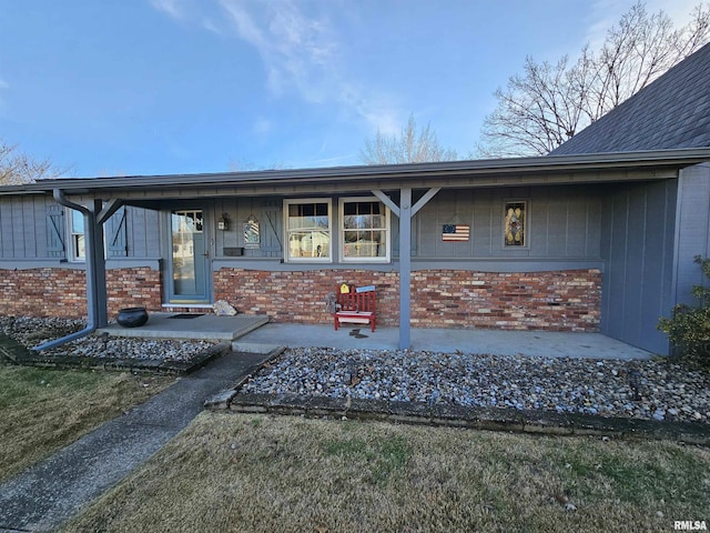 view of front of house with a porch