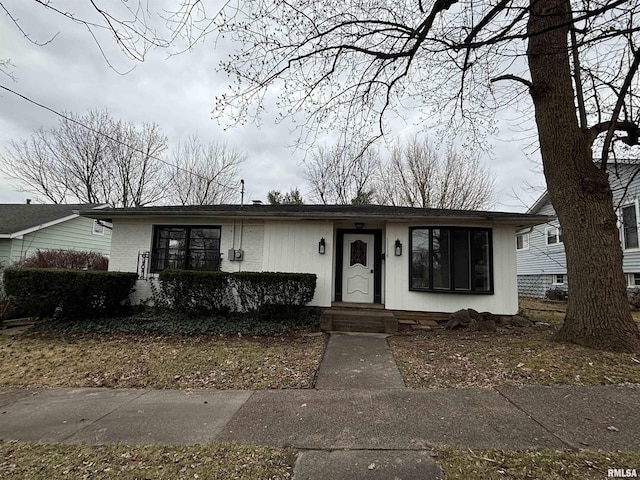 view of front of property