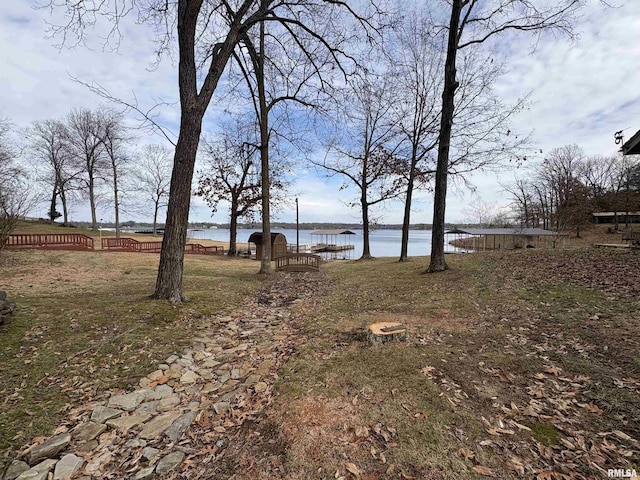 view of yard featuring a water view