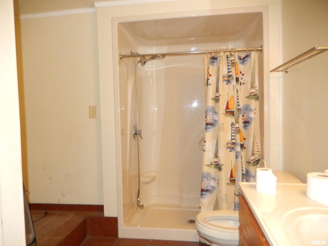 90 Oak St, Jonesboro, IL 62952 - bathroom featuring toilet, a shower with curtain, tile patterned floors, ornamental molding, and vanity