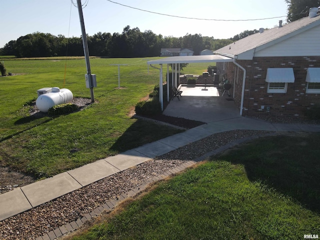 view of yard with a patio