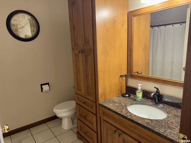 bedroom with light hardwood / wood-style floors and ceiling fan