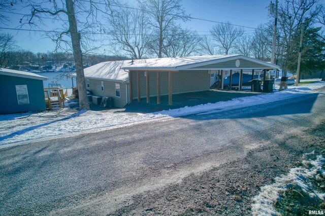 view of yard with a porch