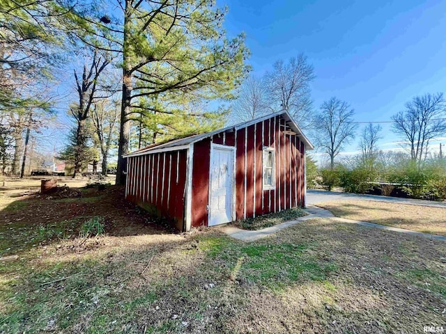 view of outbuilding