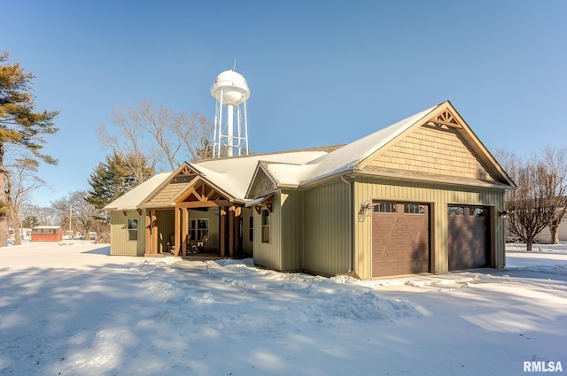 view of front of home featuring a garage