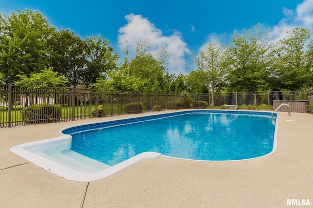2730 Kokopelli Dr, Marion, IL 62959 - view of pool featuring a patio area