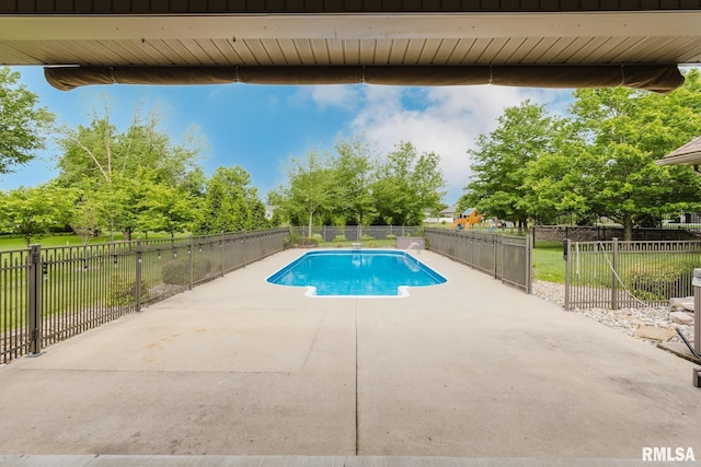2730 Kokopelli Dr, Marion, IL 62959 - view of pool with a patio area