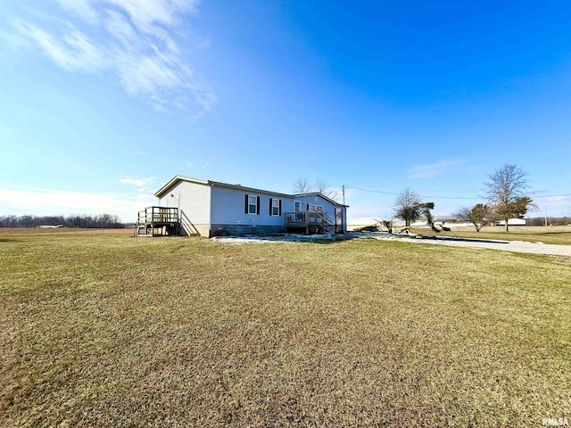 view of front of property with a front lawn