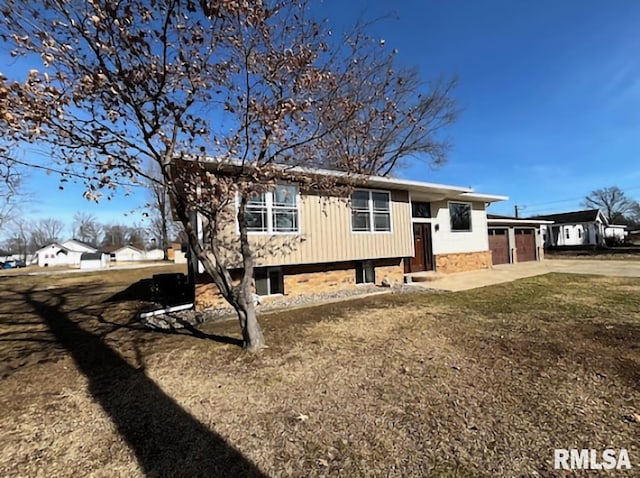 view of front of home with a front yard