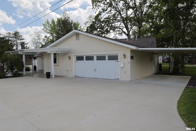 205 E Jennings, Salem, IL 62881 - single story home with a garage and concrete driveway