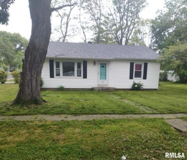 501 S Walnut St, Wayne City, IL 62895 - single story home with a front lawn