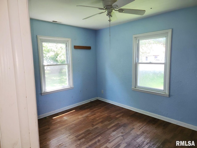 501 S Walnut St, Wayne City, IL 62895 - photo 4