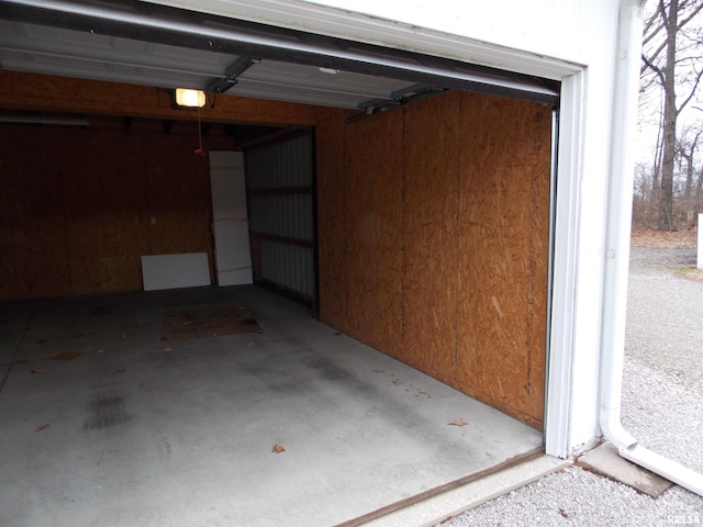 1723 Walnut Hill Rd, Centralia, IL 62801 - garage with a garage door opener