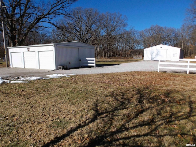 1723 Walnut Hill Rd, Centralia, IL 62801 - view of yard with an outdoor structure and a garage