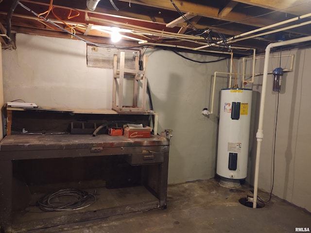 8027 Shawnee College Rd, Ullin, IL 62992 - unfinished below grade area with water heater