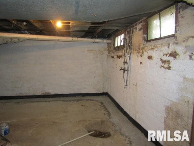 602 4th St, Rosiclare, IL 62982 - view of basement
