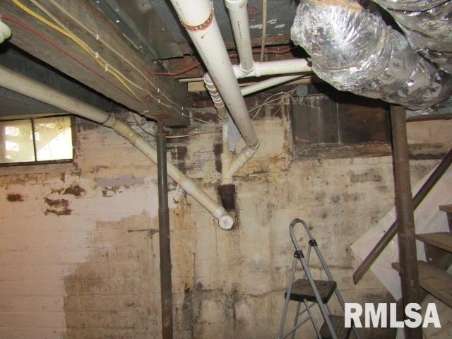 602 4th St, Rosiclare, IL 62982 - view of basement