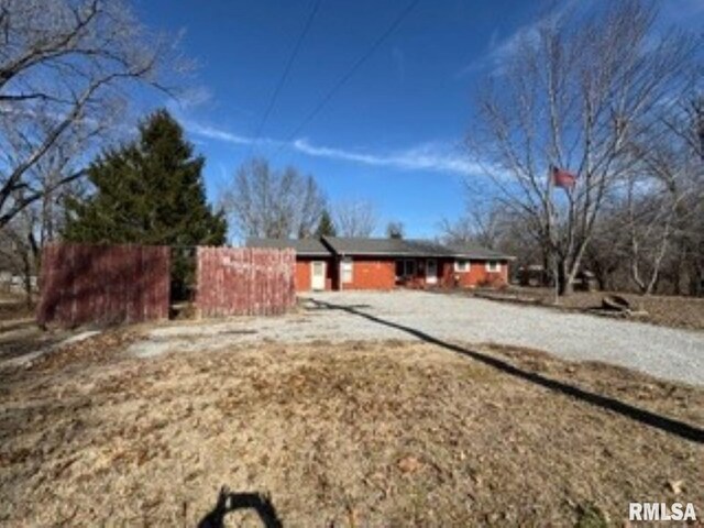 14748 Fowler School Rd, Marion, IL 62959