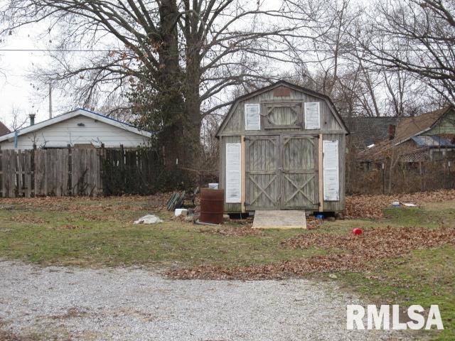 view of outdoor structure