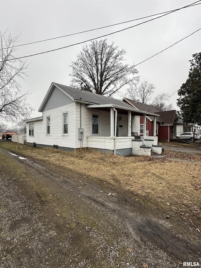 view of front facade featuring a porch