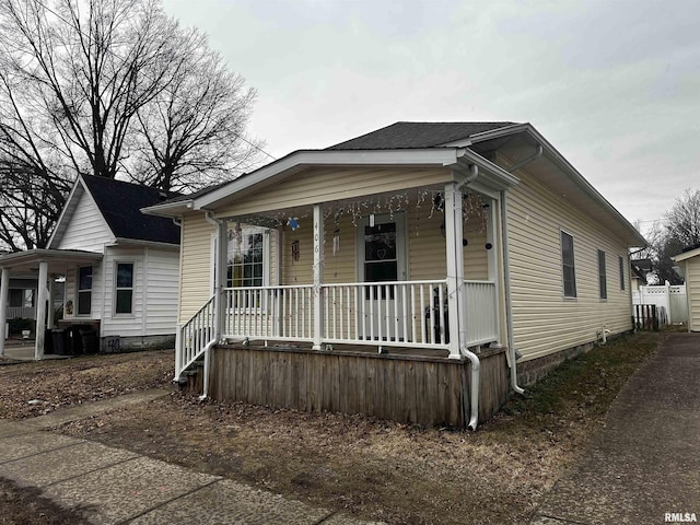 view of front of house featuring covered porch