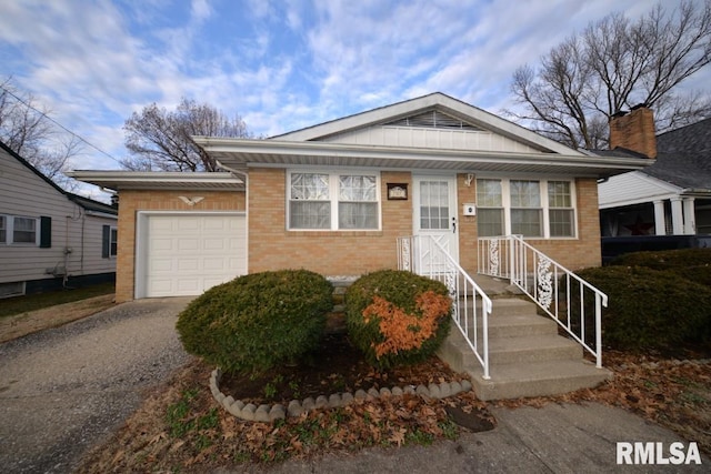 view of front facade featuring a garage