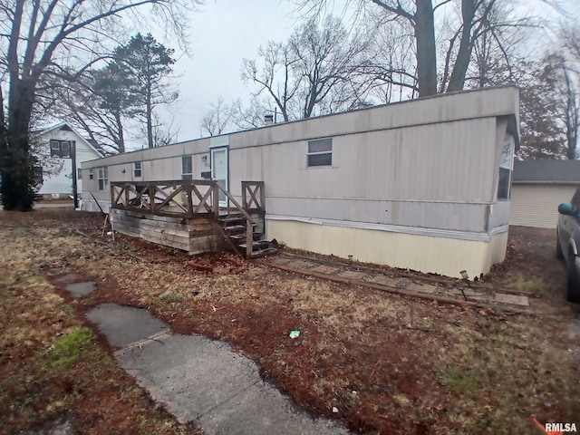 520 Dewey St, Eldorado, IL 62930 - view of manufactured / mobile home