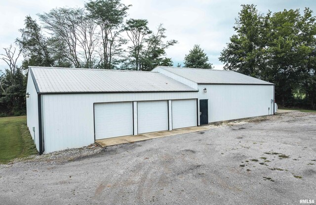 6694 Shamrock Rd, Tamaroa, IL 62888
