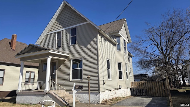 view of front of house