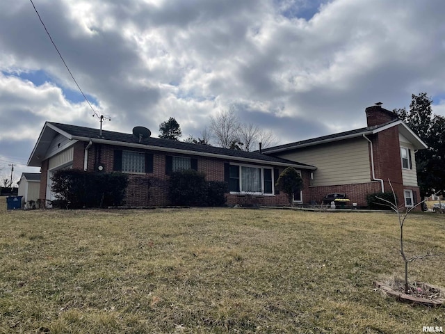 view of front facade featuring a front yard