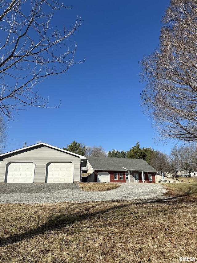 view of front facade with a garage