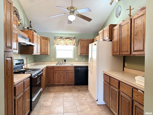 kitchen featuring a sink, lofted ceiling, under cabinet range hood, black appliances, and ceiling fan