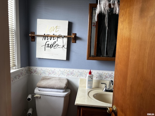 5 Evergreen Dr, Mount Vernon, IL 62864 - half bath with vanity, toilet, and wallpapered walls