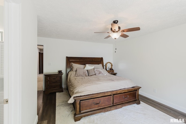 1437 Nassau Ln, Marion, IL 62959 - bedroom featuring wood finished floors, baseboards, and a ceiling fan