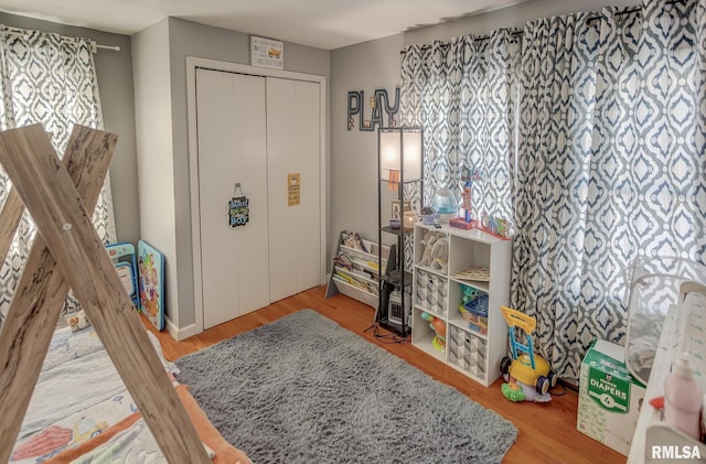 playroom with wood finished floors