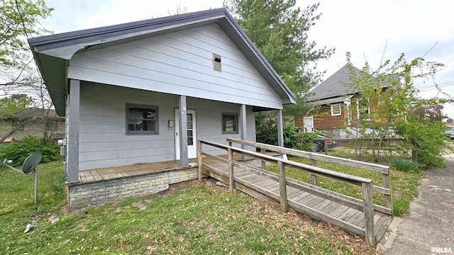 202 S Liberty St, Marion, IL 62959 - bungalow-style home featuring covered porch