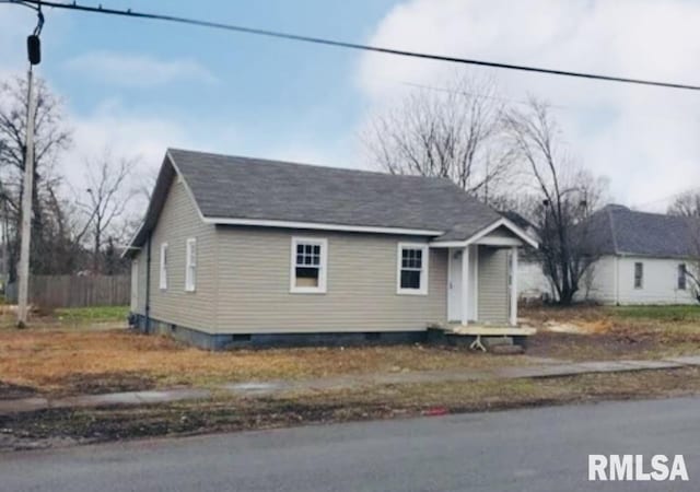 view of front of home with crawl space