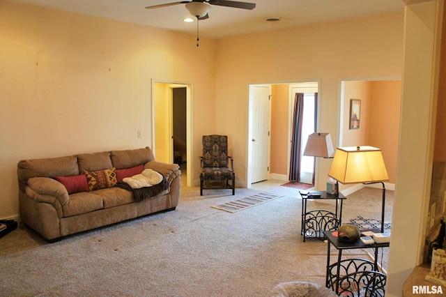 living area with ceiling fan, carpet floors, recessed lighting, and baseboards