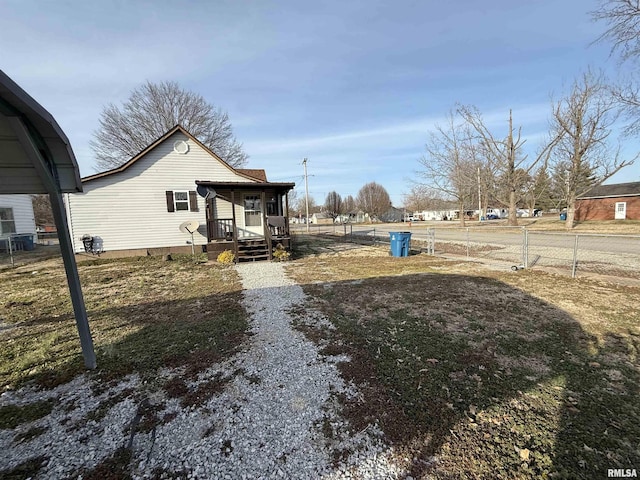 view of yard featuring fence