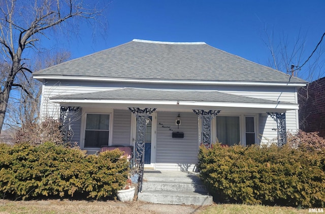 905 W Monroe St, Herrin, IL 62948 - view of front facade featuring a porch and roof with shingles