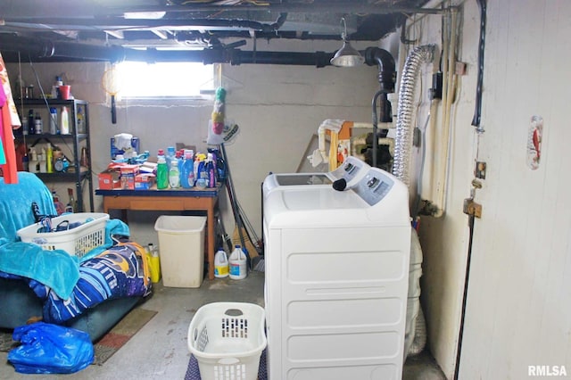 washroom with laundry area and washing machine and clothes dryer