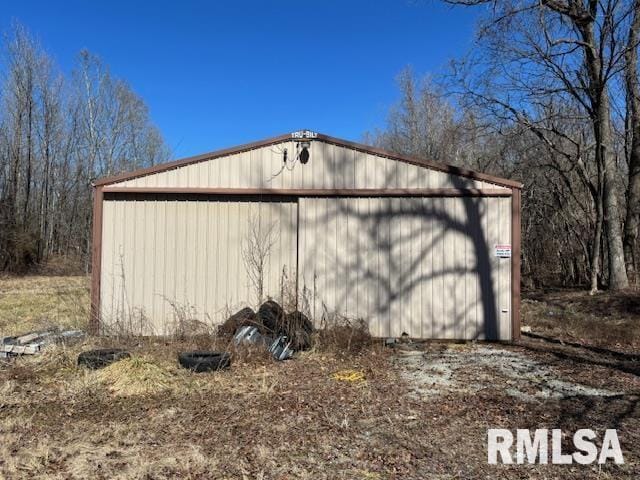 view of detached garage