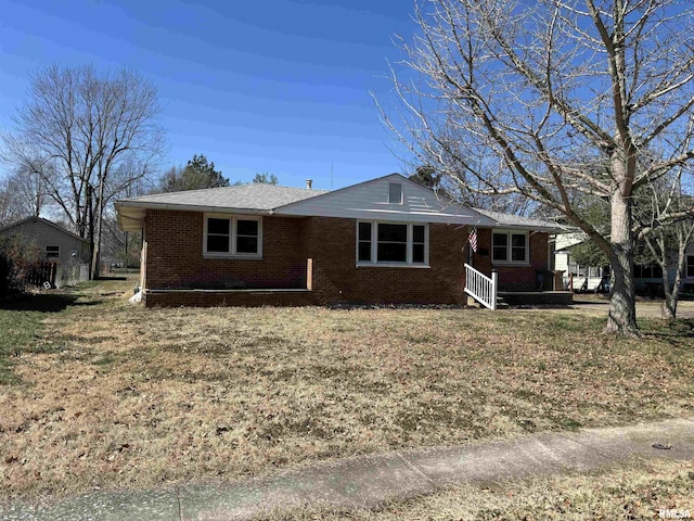 213 Dorris Dr, Metropolis, IL 62960 - ranch-style home featuring brick siding